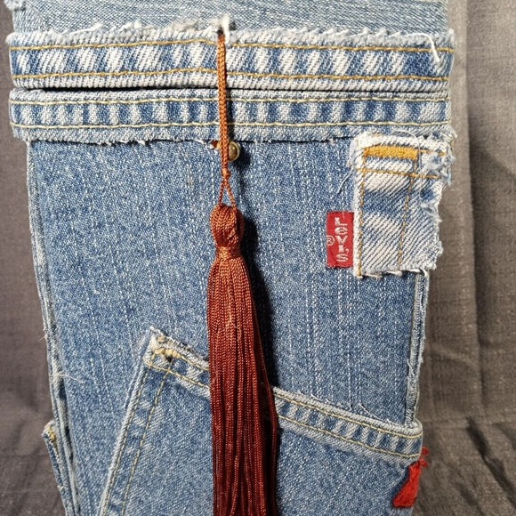 Levi's Jeans Distressed 501 Storage Box With Tassel, Little 'e' Red Tag 13x5x5" - Picture 9 of 12